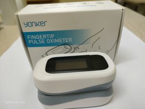 máy đo oxy máu yonker 